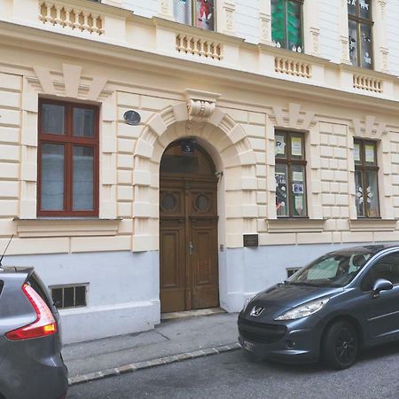 Minnie Mouse Bécs Kültér fotó